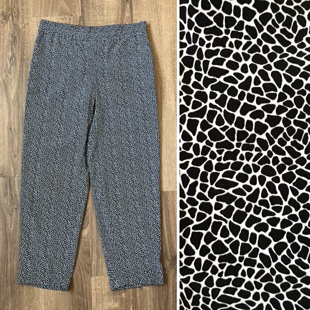 Chicos Black and White Animal Graphic Print Ankle Pants Size 4